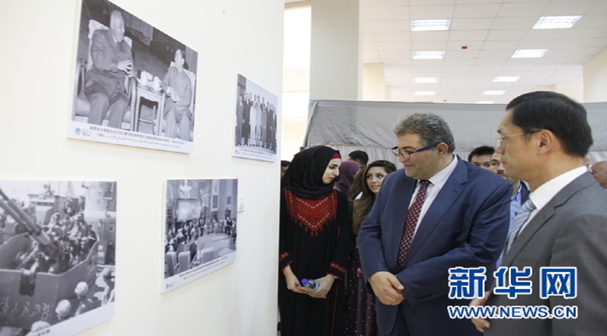 巴勒斯坦圣城大学举办中国图片展